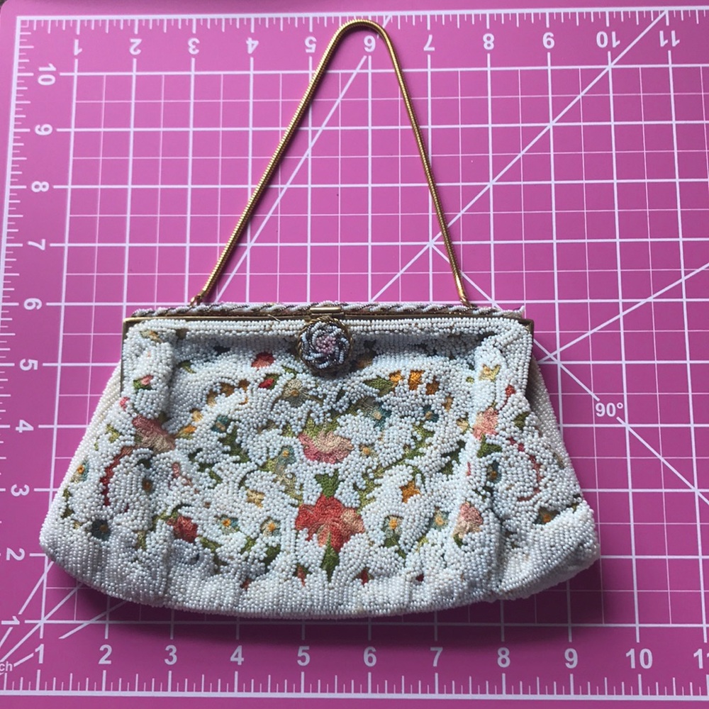 Amazing vintage floral embroidered bead purse